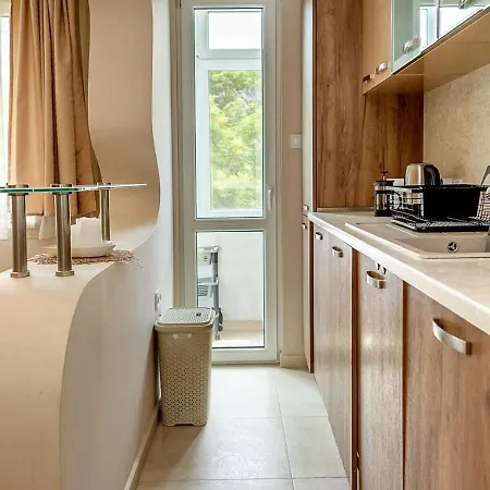 Apartment Spacious 2br Steps From Center By Flat Manаger *