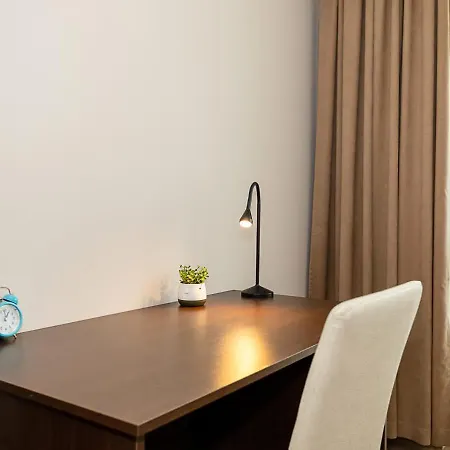Spacious 2br Steps From Center By Flat Manаger * Warna